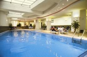 Maltský hotel San Antonio s vnitřním bazénem