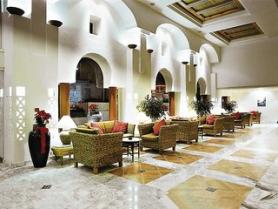 Maltský hotel San Antonio s posezením
