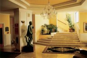 Italský hotel Santa Lucia se vstupní halou