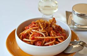 Pokrm "Bucatini all'Amatriciana"