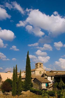 Region Abruzzo a vesnička Farfa
