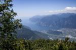 Jezero Lago di Garda a městečko Torbole