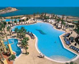 Maltský hotel Hilton s bazénem