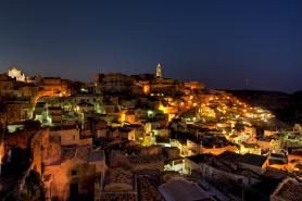 Město Matera v noci