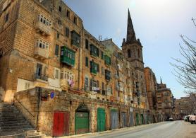Pohled na ulici maltského města Valletta